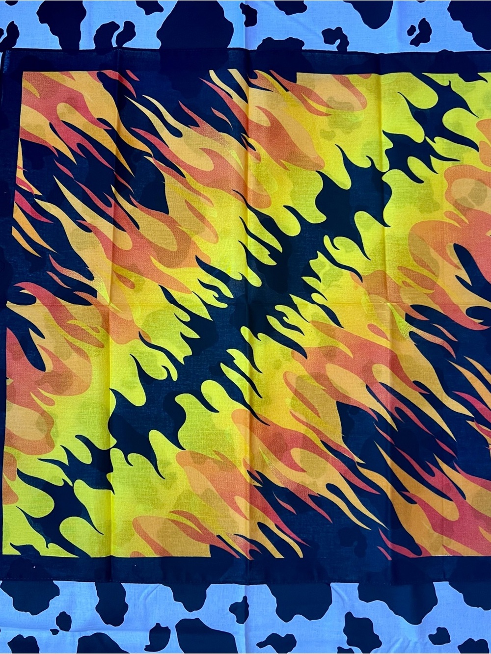Stylish flame-print 🔥bandana